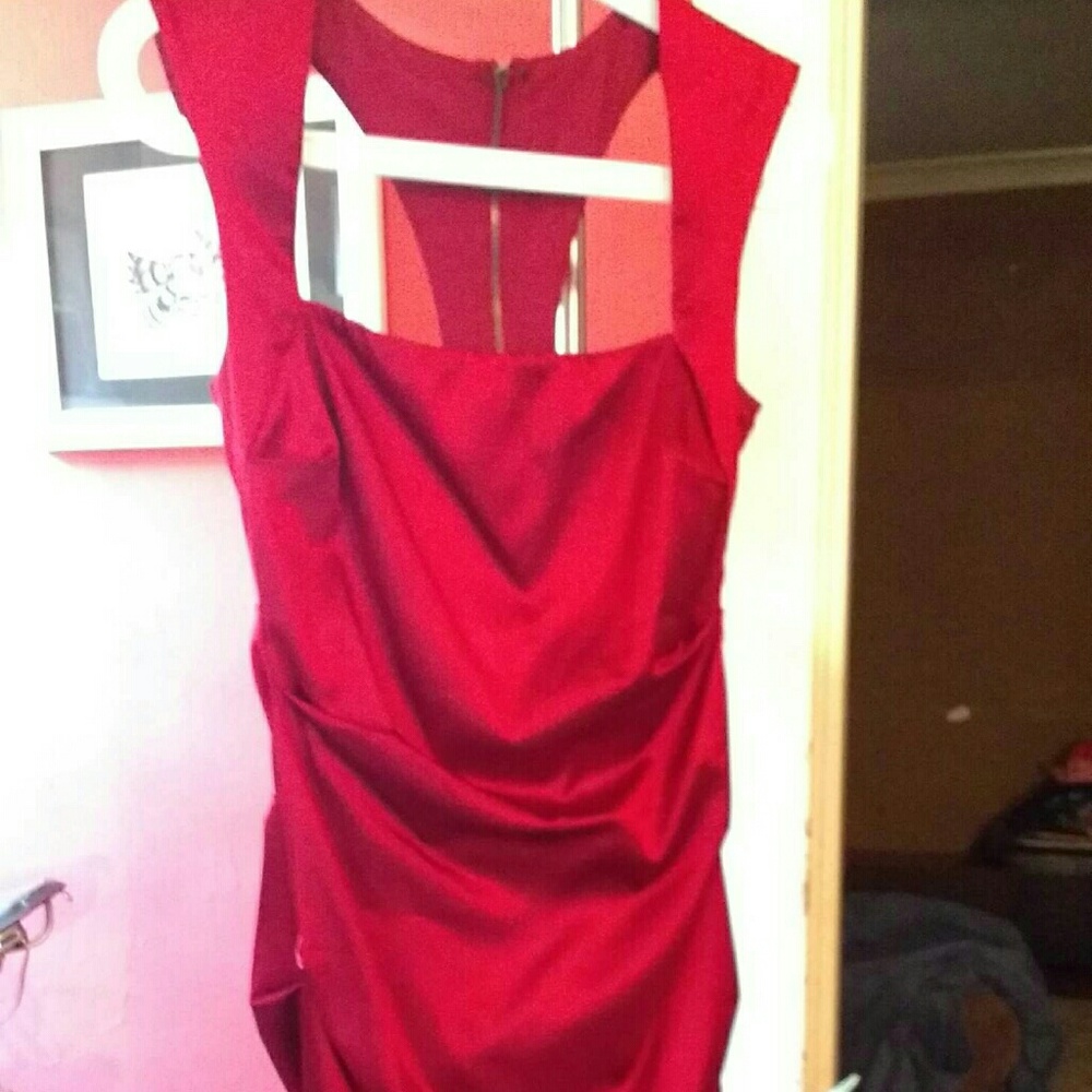 Stunner! Red satin ruched deliciousness